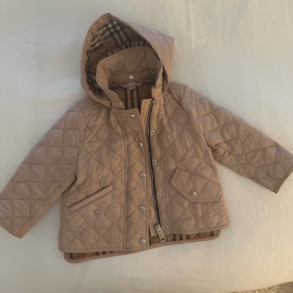 Burberry girls classic coat with detachable hoodie - Picture 8 of 16